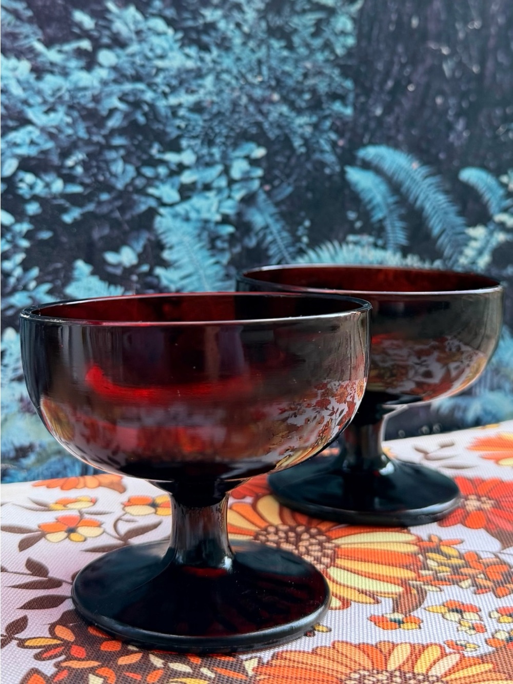 🍧 Vintage Mid-Century Modern (1960s; 1970s) Ruby Red Sunburst-Bottom Coupe Set 🍧